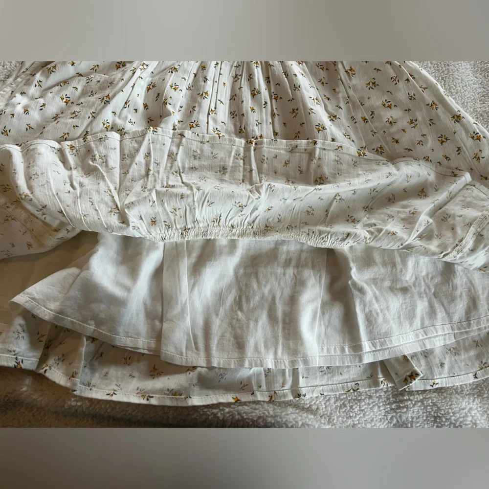 Nordstrom BP Ivory Dress with Puff Sleeves and Detailed Floral Bursts Juniors L - Picture 8 of 16